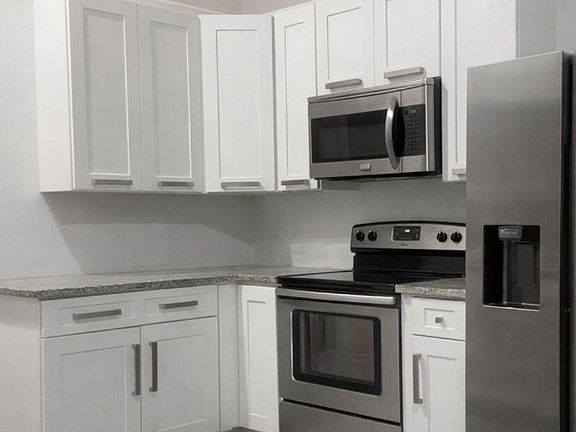 3rd image of 2815 SE Tate Avenue