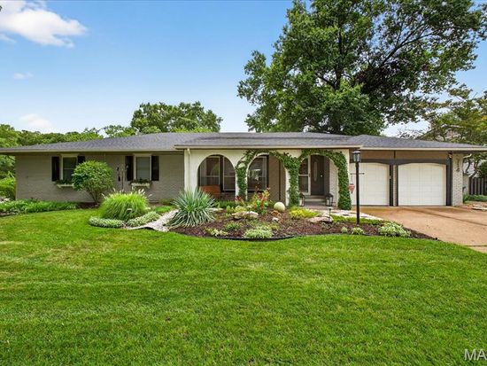 714 Big Bend Woods Dr, Ballwin, MO 63021