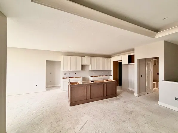 575 NW Georgetown Dr, Waukee, IA 50263