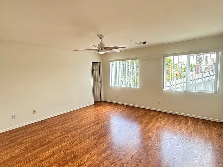 3190 Claremore Ave — Photo 4