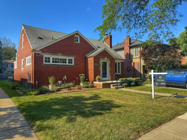 10724 Vernon Ave, Huntington Woods, MI 48070