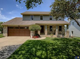 5200 Happy Hollow Ln, Lincoln, NE 68516