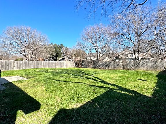 4th image of 2504 Liberty Ln