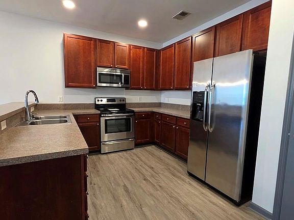 3rd image of 4332 Hillingdon Bnd APT 206