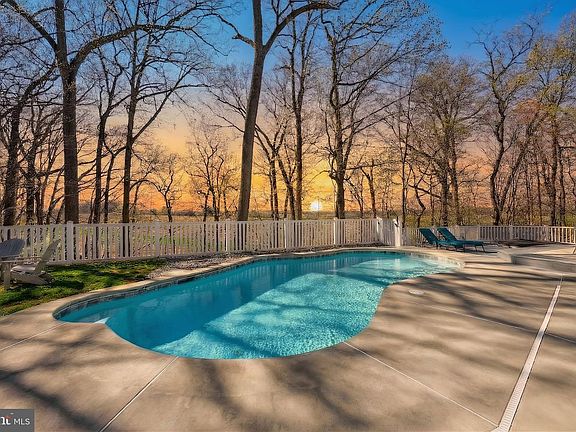 3rd image of 1005 Margherita Ct