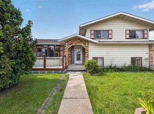 6348 34a Ave NW, Edmonton, AB T6L 1E4