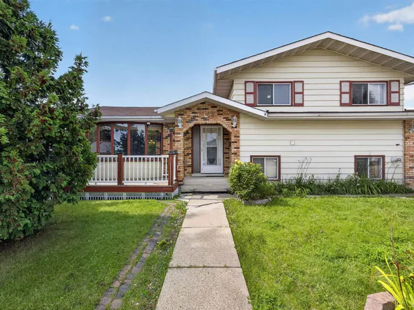 6348 34a Ave NW, Edmonton, AB T6L 1E4