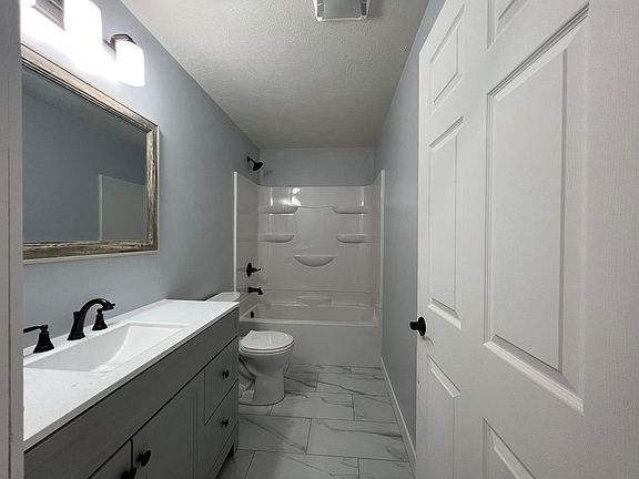 4th image of 1719 Indiana St