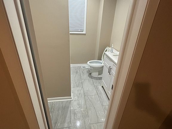 5th image of 174 E 23rd St #1F