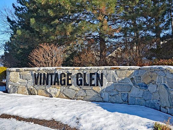 2nd image of 29354 Buckthorn Pl #10