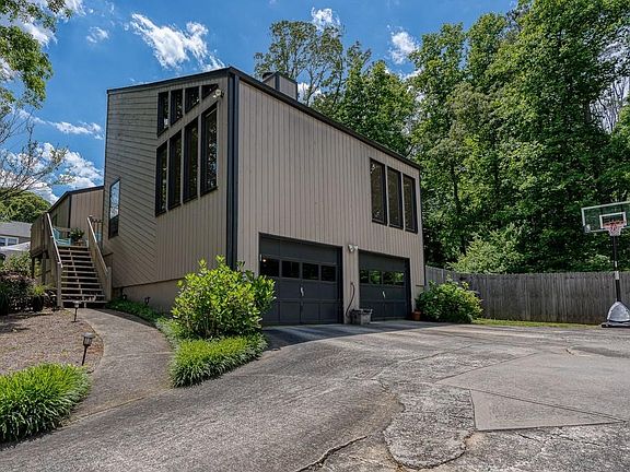 5th image of 2548 Kingsley Dr NE