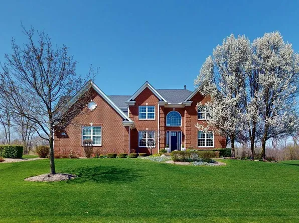 10 Harrington Ct, Hawthorn Woods, IL 60047