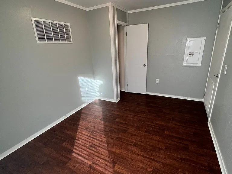 1924 Lake Crest Ln — Photo 26