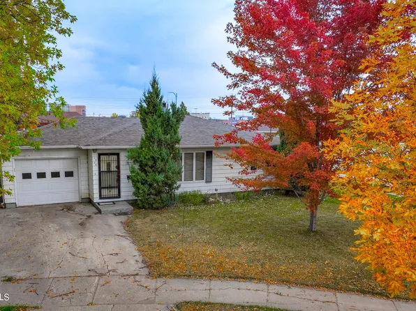 1606 10th St W, Williston, ND 58801