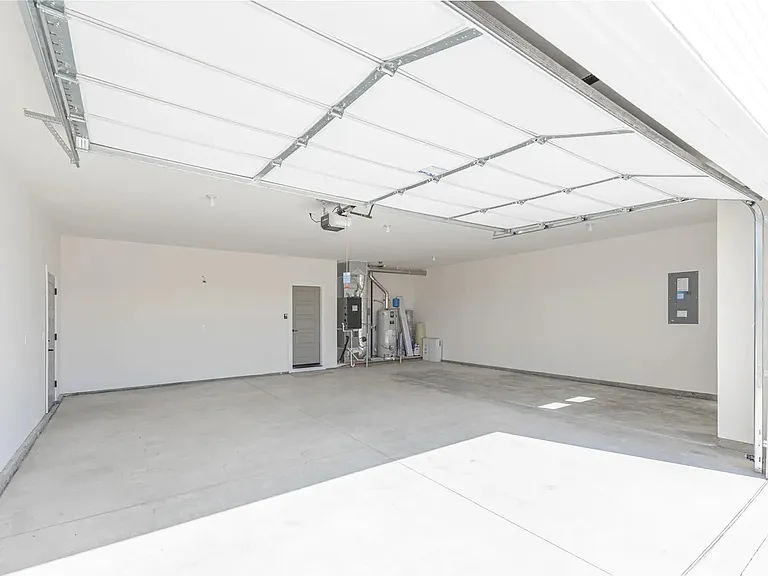 2203 E Hidcote St — Photo 28