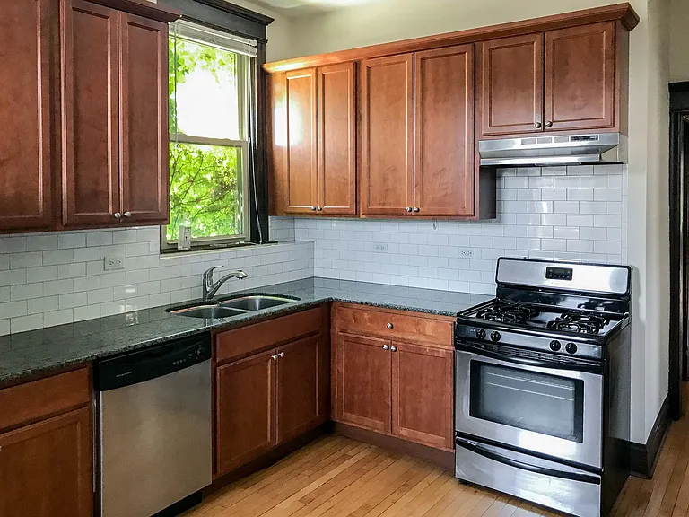 849 W Wellington Ave — Photo 9