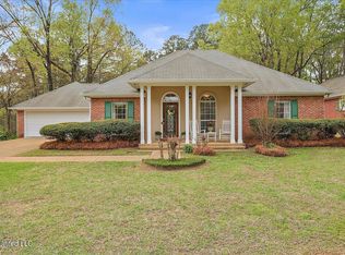288 Woodrun Dr, Ridgeland, MS 39157