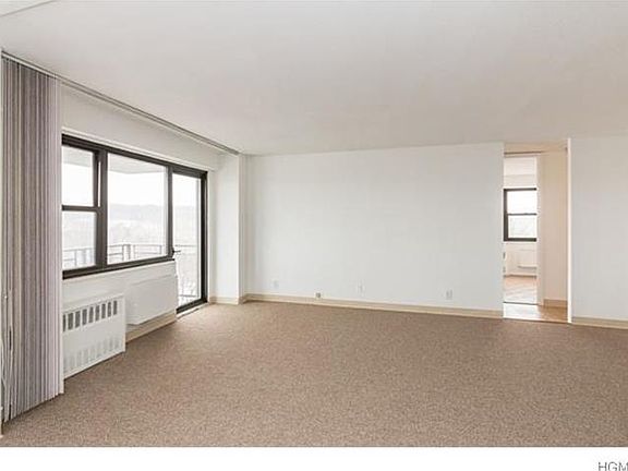 5th image of 155 Ferris Ave APT 7C