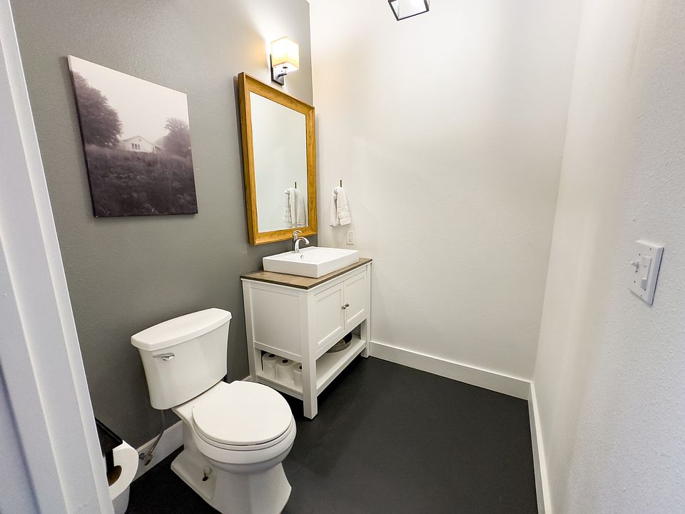 28th image of this home