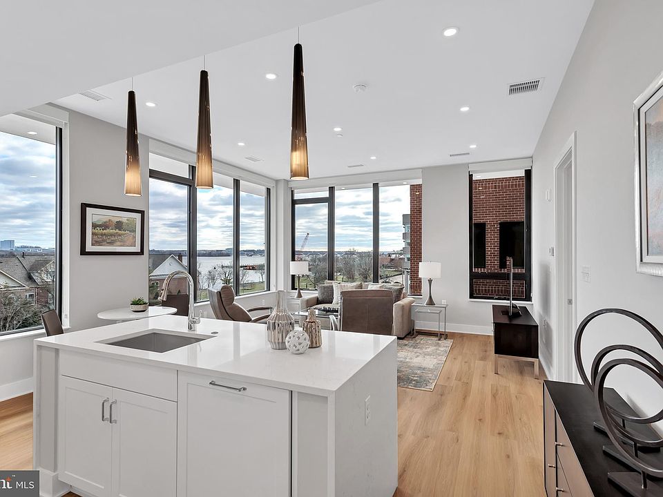 1st image of 801 N Fairfax St #319