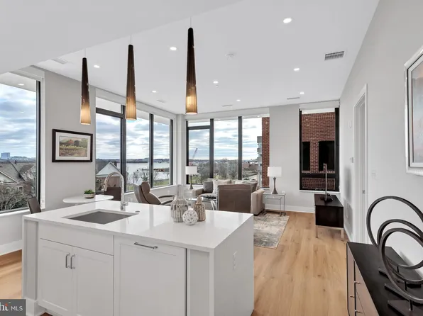 801 N Fairfax St #319, Alexandria, VA 22314