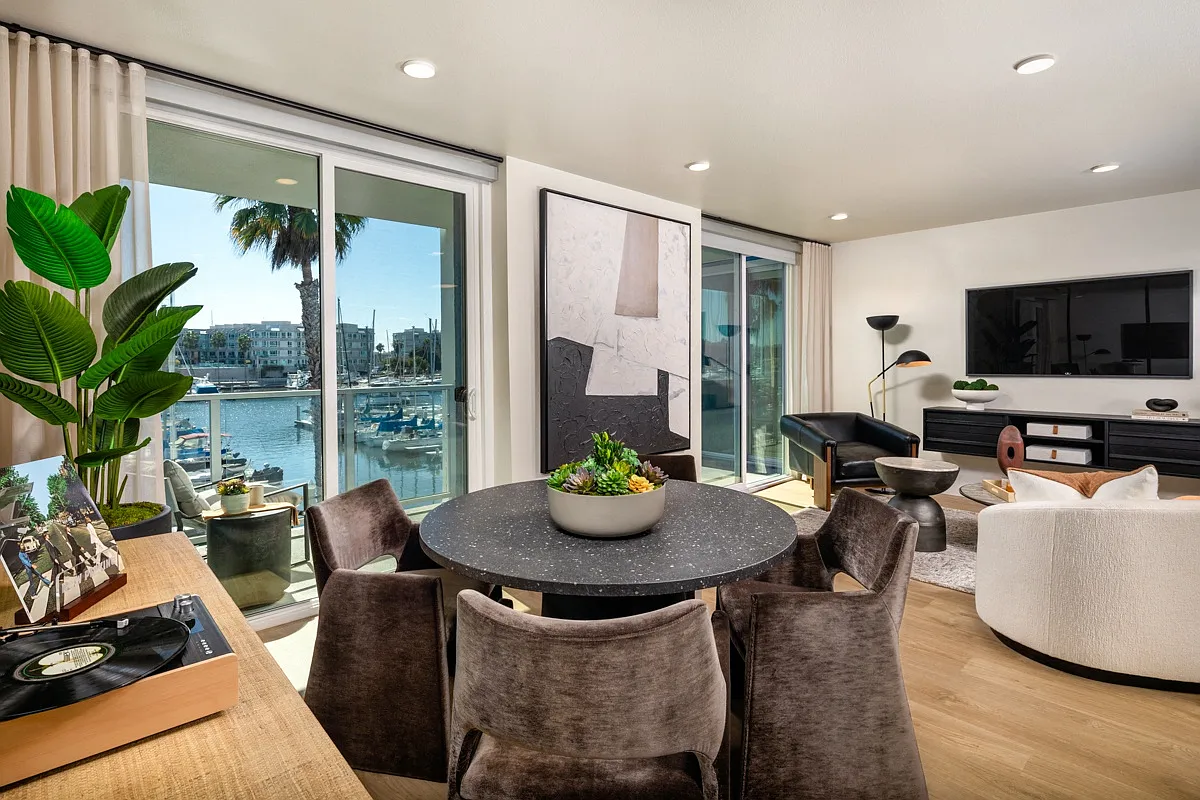 Dolphin Marina — Photo 1