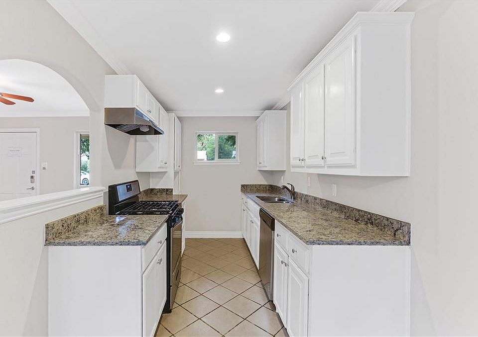 1st image of 1087 Fairmeadows Cir