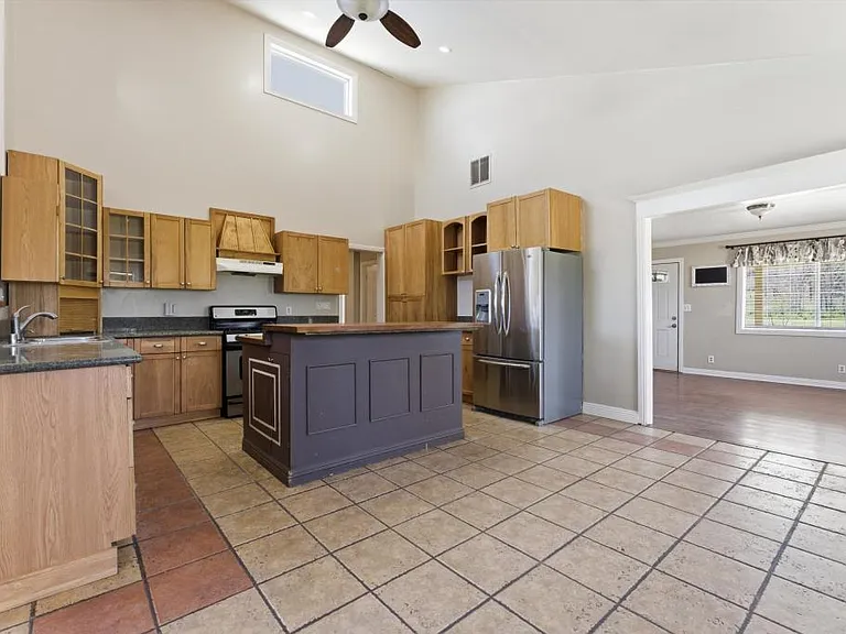 13237 E Ave W #8 — Photo 6