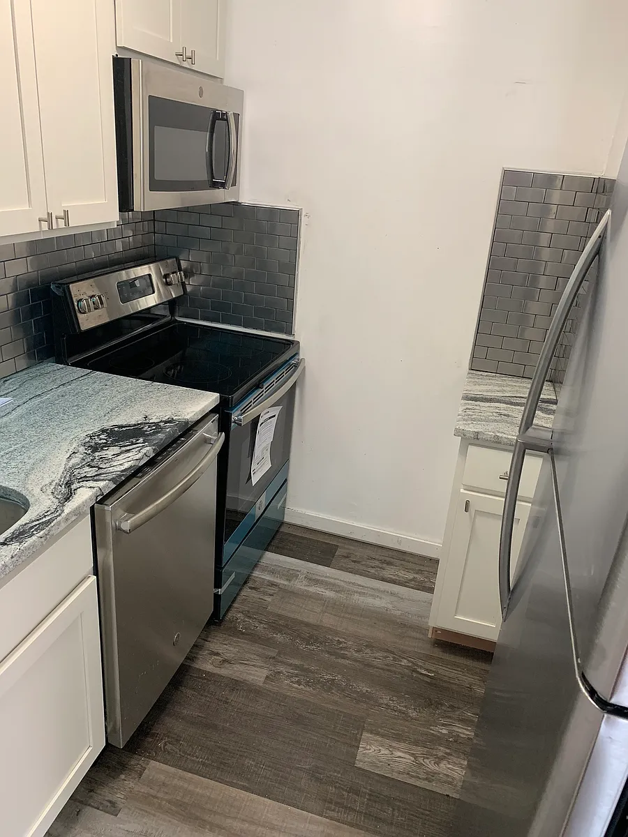 Building Photo - 838 Oak St #D