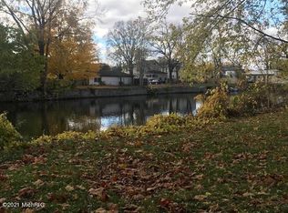 132 River Dr, Three Rivers, MI 49093