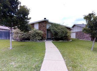 1533 Meandering Way, Garland, TX 75040
