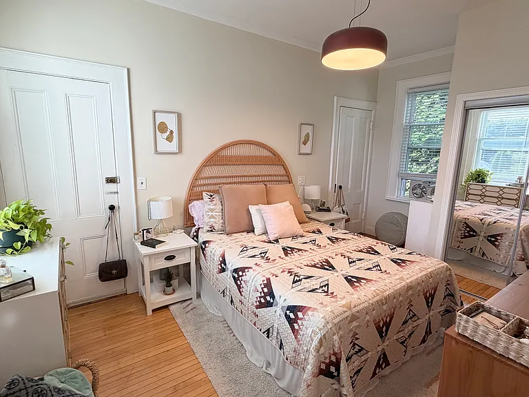 54 Lothrop St #6 — Photo 6