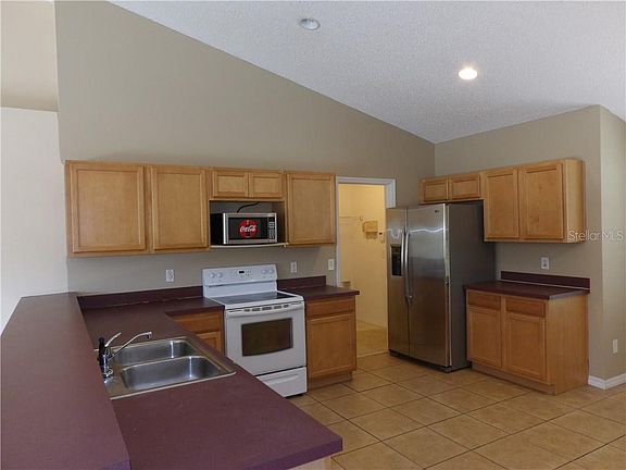 5th image of 858 Leeward Dr