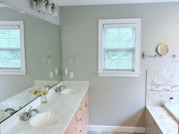 31 Arlene Dr, Castle Hayne, NC 28429