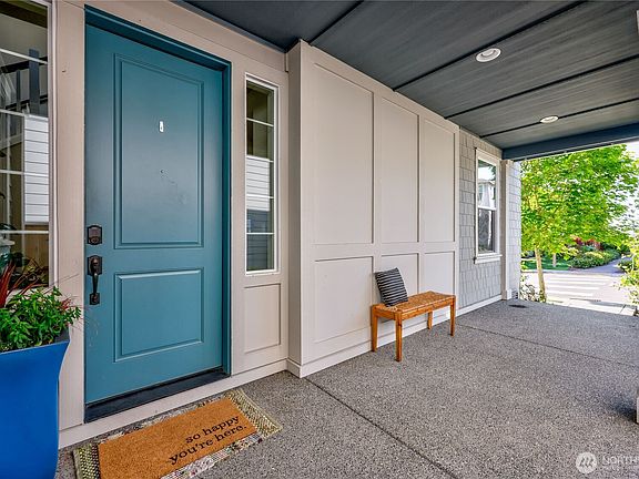 3rd image of 18856 Colwood Avenue NE