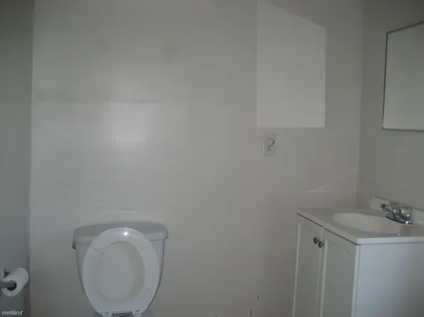 4940 Penn St, Philadelphia, PA 19124
