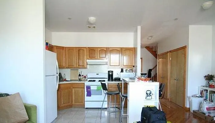 Rented by Capri Jet Realty Corp | media 51