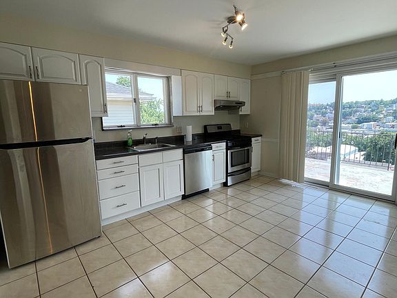 4th image of 271 Edwards Pl #2