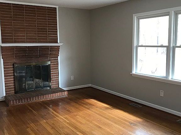 5th image of 4 Satinwood Ln