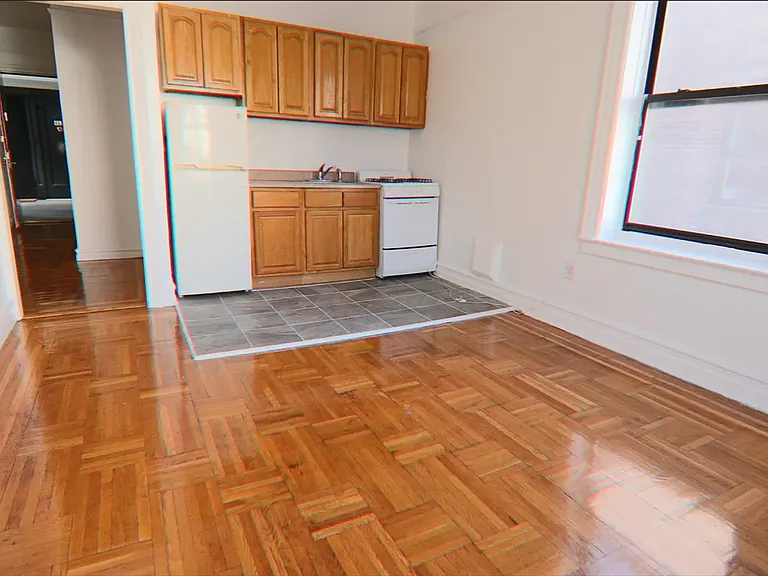 13 Cumming St #4G — Photo 2