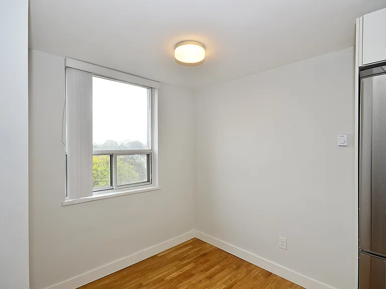 188 Jameson Ave — Photo 3