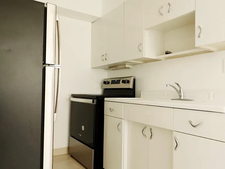 1451 Riverside Dr #5 — Photo 7