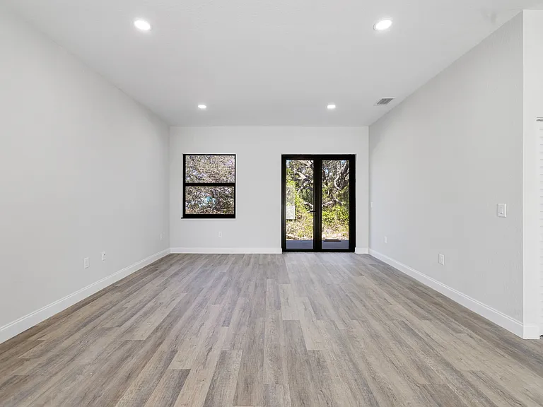 1101 Meadow Rd — Photo 11