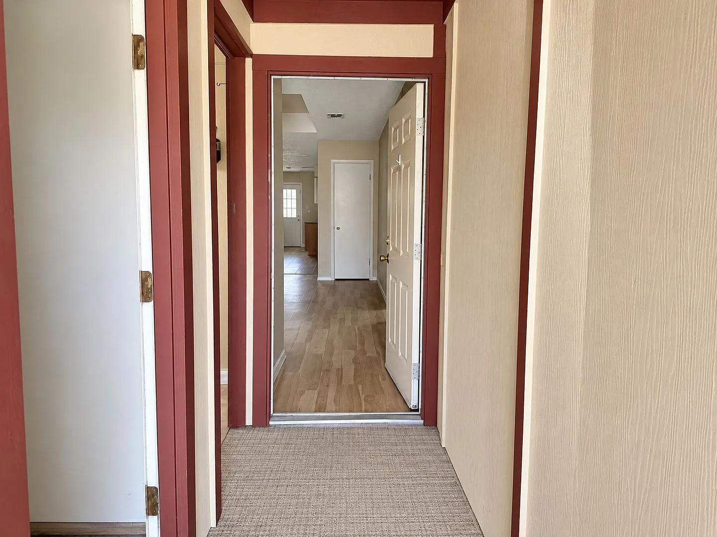 1021-1023 Vera Court — Photo 4