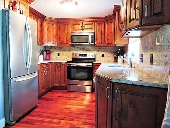 3rd image of 23 Porter Ave