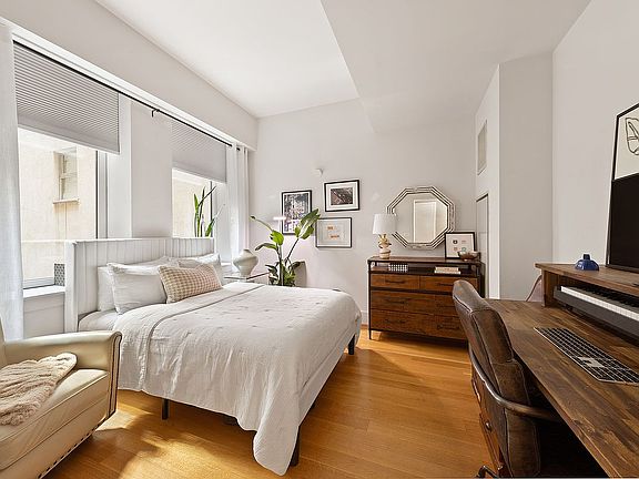 4th image of 101 Leonard St APT 5F