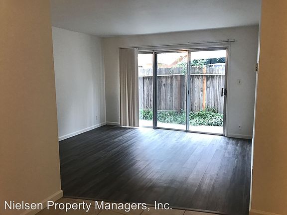 2nd image of 1823 H St APT D