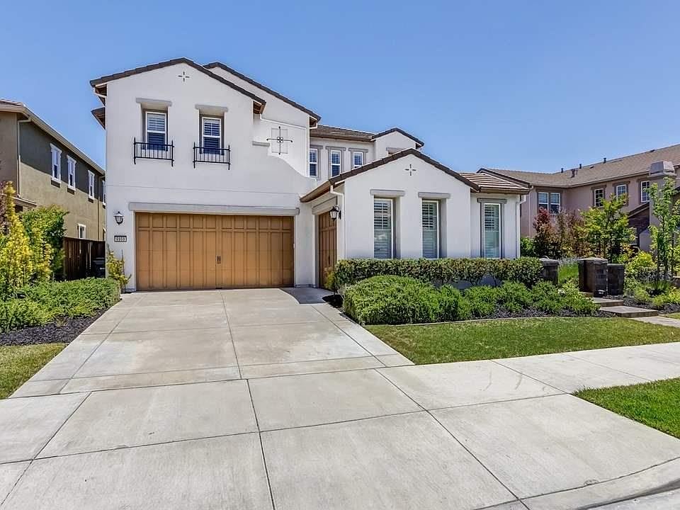 2nd image of 6959 Emerson Ln