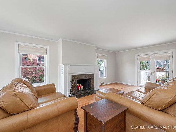 3rd image of 223 S Oakland Grv