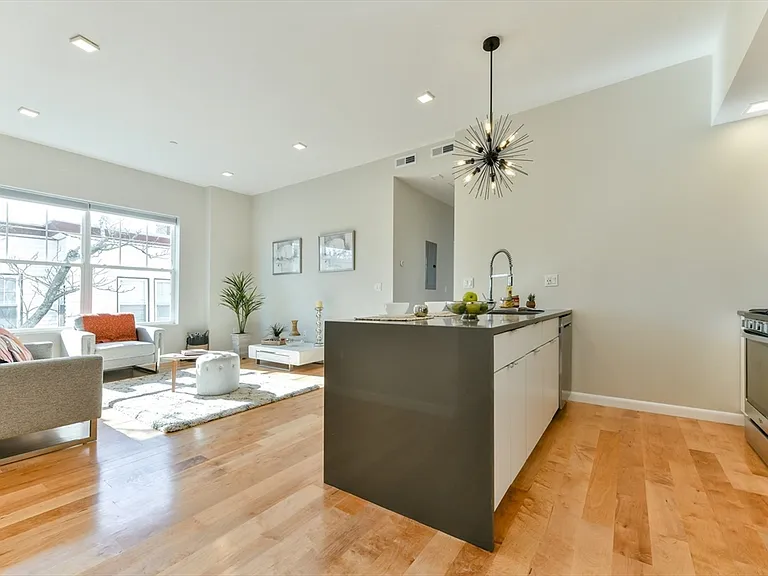 87 Parker St #402A — Photo 10